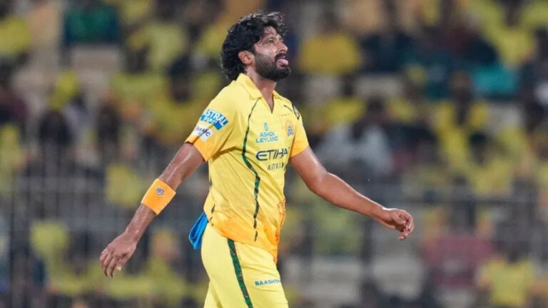 IPL 2026: चेन्नई सुपर किंग्स ने खलील अहमद के रिप्लेसमेंट के रूप में कुलदीप यादव को टीम में शामिल किया
