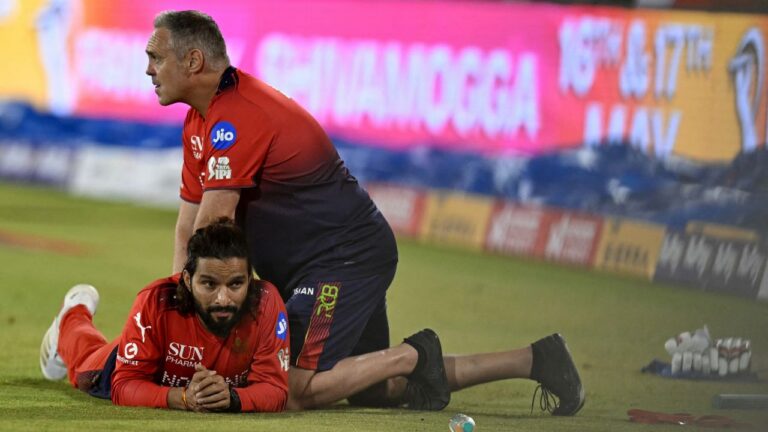 IPL 2026: रजत पाटीदार हुए बाहर, पंजाब किंग्स के खिलाफ RCB की कप्तानी पर बड़ा अपडेट
