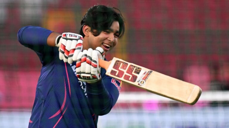 Vaibhav Sooryavanshi Leaves Behind MS Dhoni, Virat Kohli In Popularity Race – वैभव सूर्यवंशी: आईपीएल के नए सुपरस्टार जिन्होंने धोनी और कोहली को भी पीछे छोड़ा