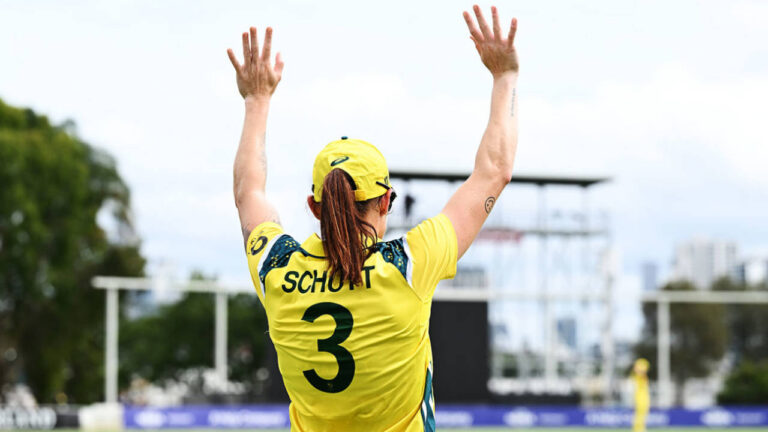 ‘Revenge, spite’ driving Schutt in World Cup swansong: मेगन शट का आखिरी अभियान