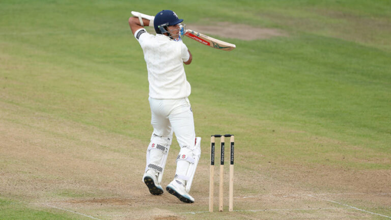 Ekansh Singh 95 props up Lions after Tiaan van Vuuren five-for – साउथ अफ्रीका ए बनाम इंग्लैंड लायंस: एकांश सिंह के 95 रन और वान वुरेन का घातक स्पेल
