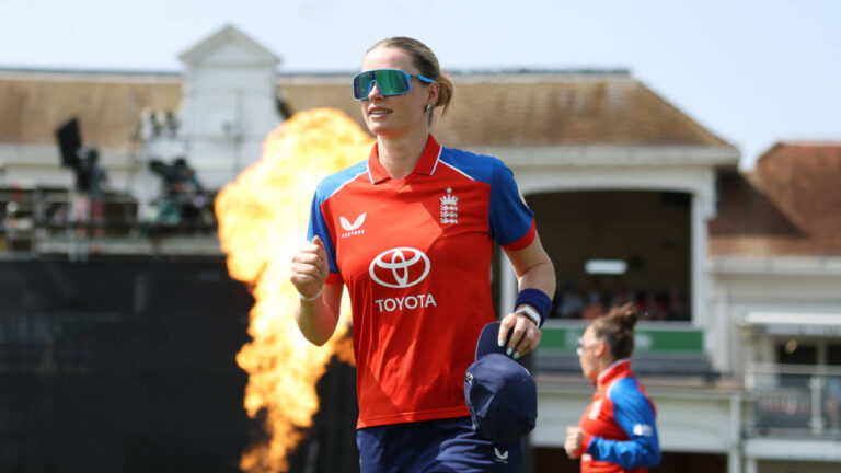 England bowl and hand debut to Corteen-Coleman; Harmanpreet rested – England vs India T20I: टॉस जीतकर इंग्लैंड ने चुनी गेंदबाजी, हरमनप्रीत कौर को मिला आराम